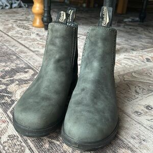Blundstones 7.5